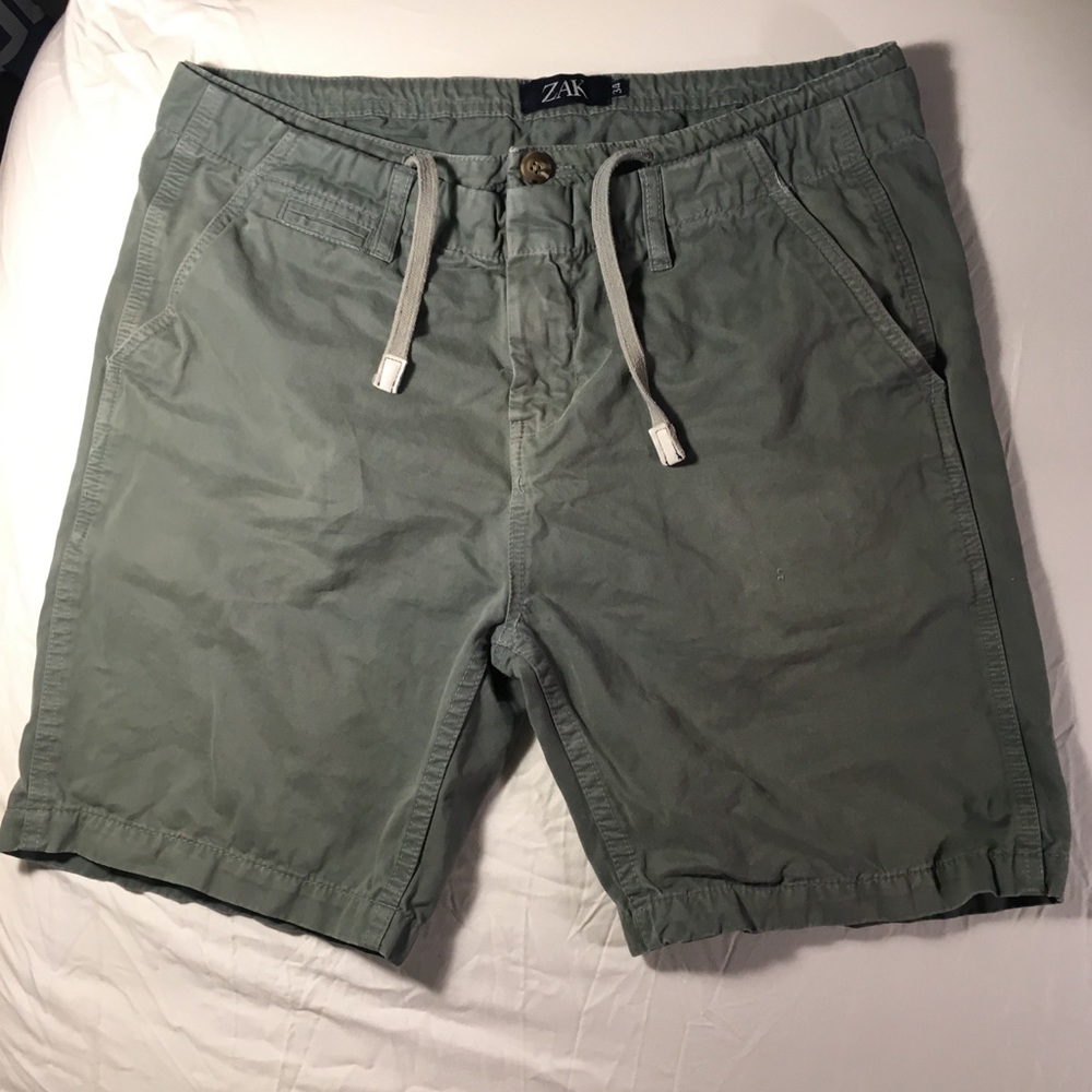BUNDLE of 2! Men’s size 34 shorts!